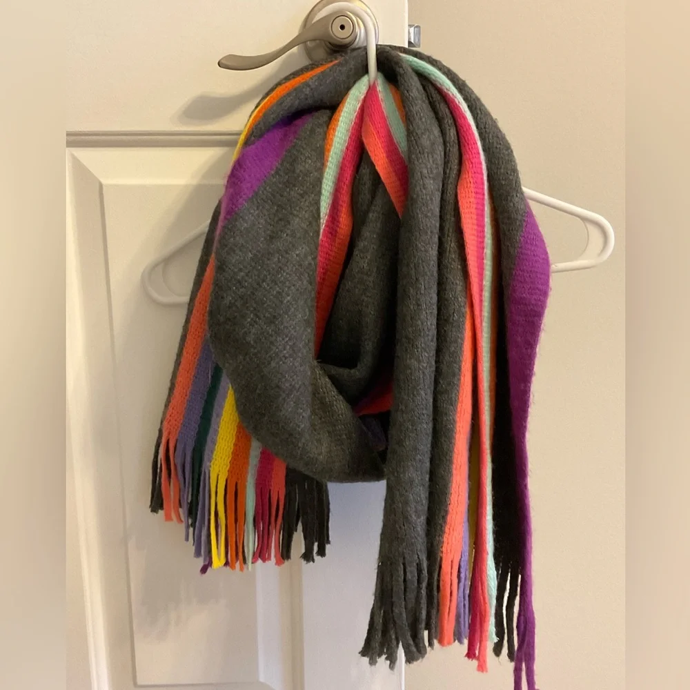 Renee’s NYC Women’s Scarf